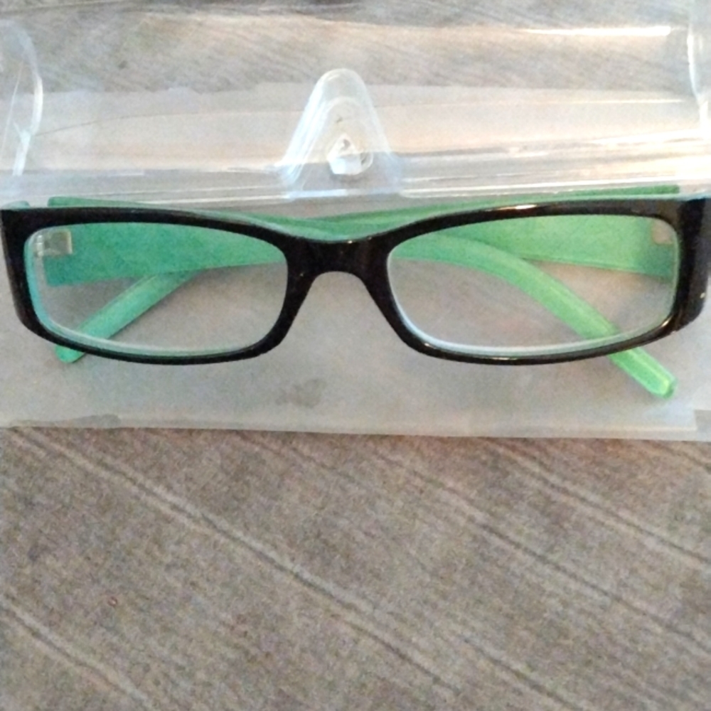 EUC Sporty unisex reading glasses. +2.50.